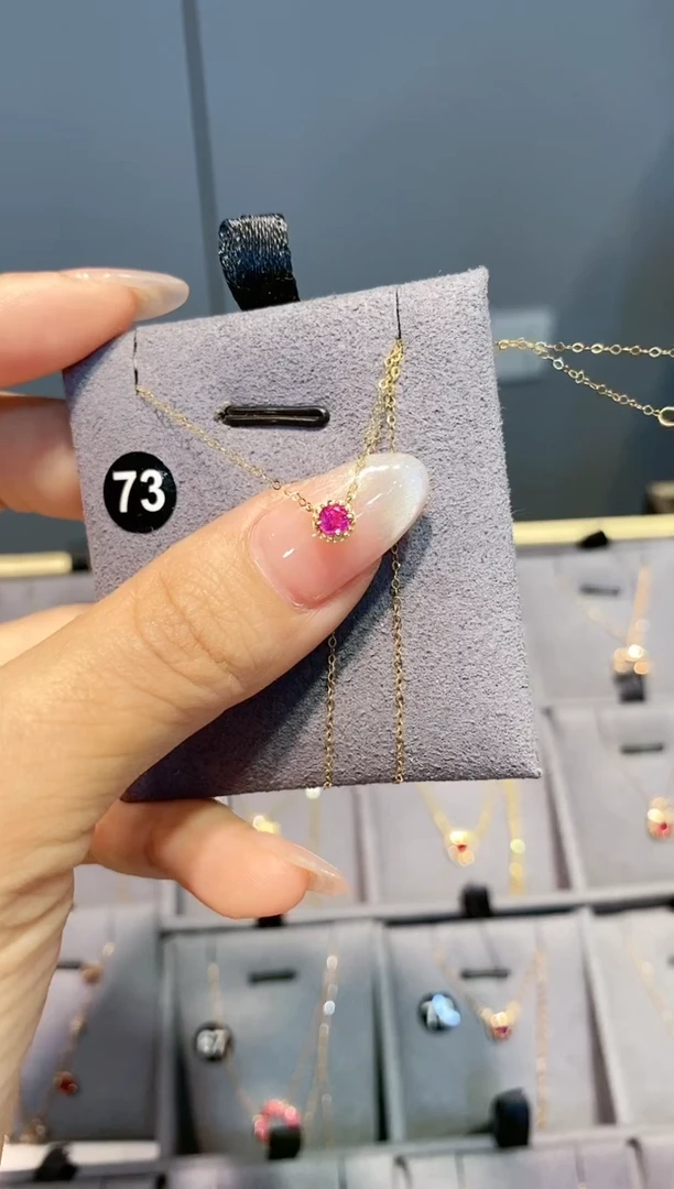 18K金镶嵌颈饰红宝石项链