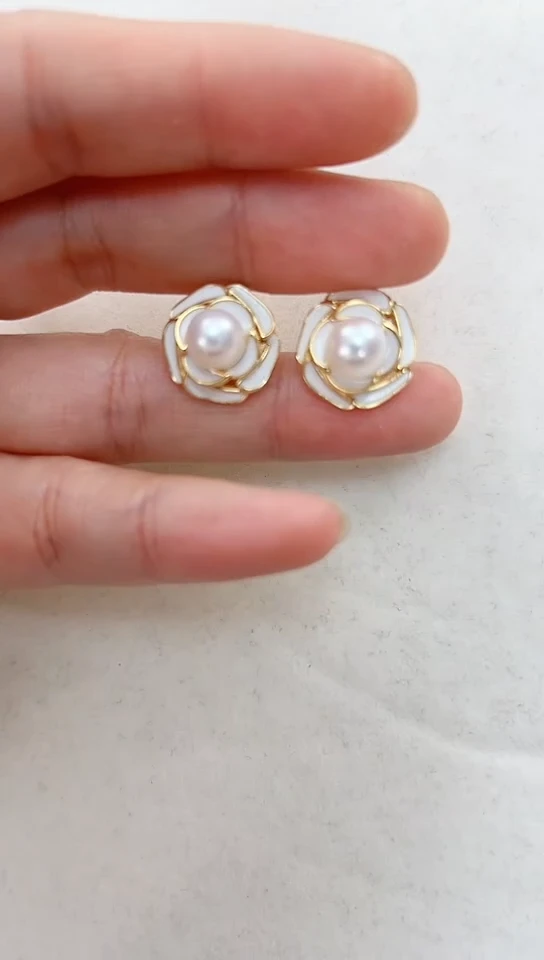 【闪购商品】淡水珍珠耳饰合金白色山茶花