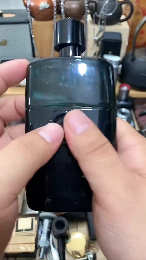 瓷片闪购商品  如图所示