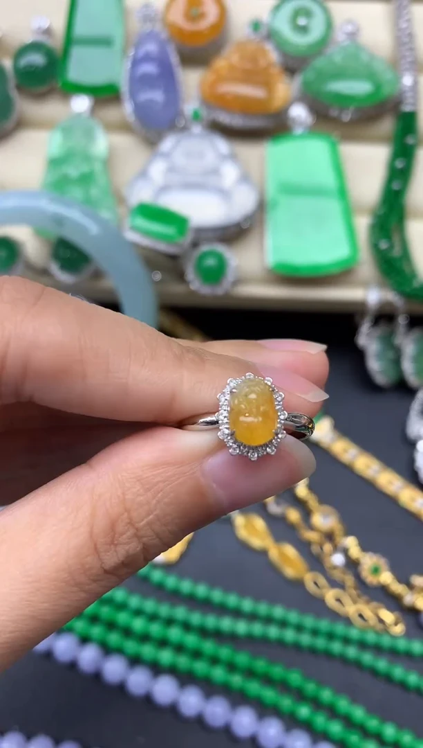 18K金镶嵌戒指翡翠102-中国好珍宝