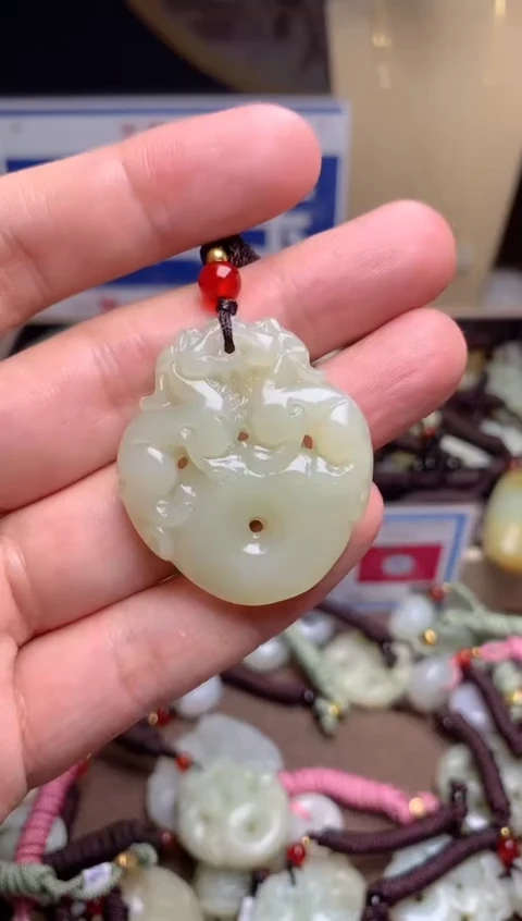 颈饰未镶嵌和田玉1