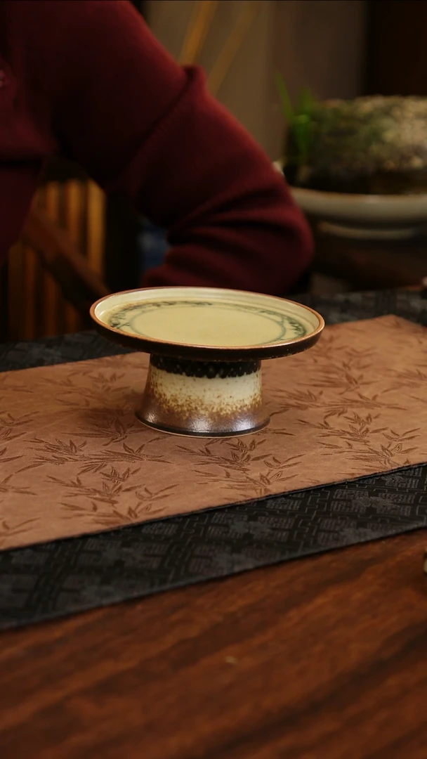 【闪购商品】杯子边角纹高足果盘