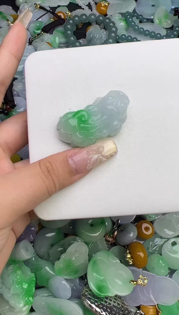 翡翠未镶嵌颈饰天然缅甸翡翠吊坠