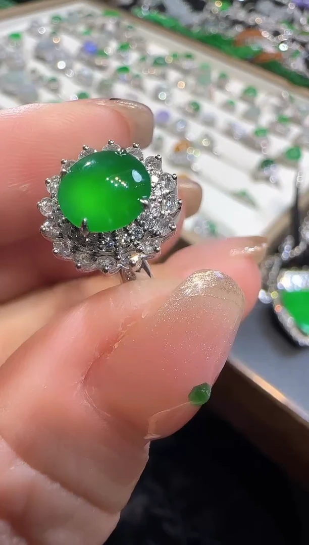 【闪购商品】翡翠戒指18K金镶嵌蛋面