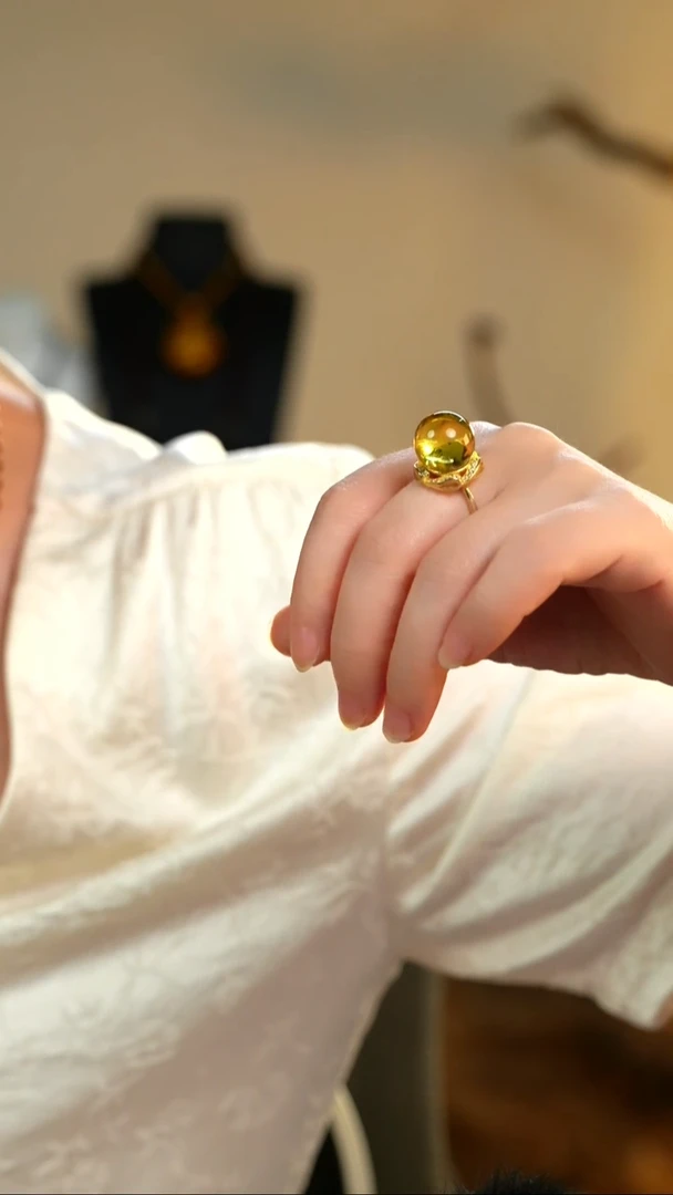 银S925镶嵌琥珀戒指蓝珀戒指14+