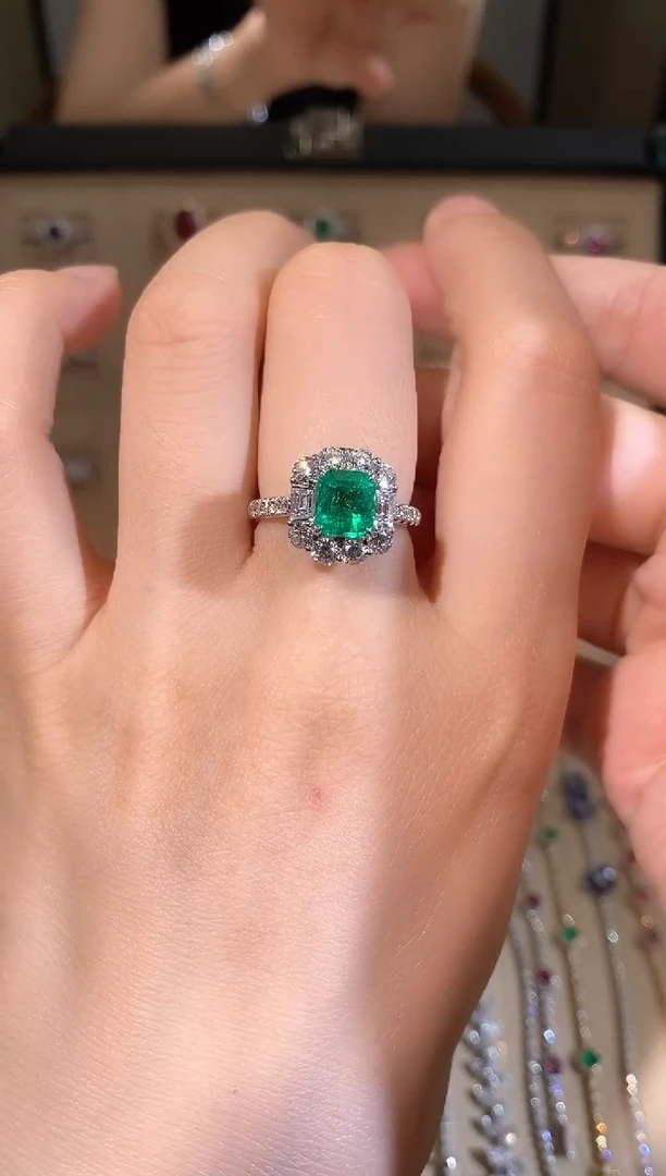 祖母绿戒指18K金镶嵌主石1.47克拉