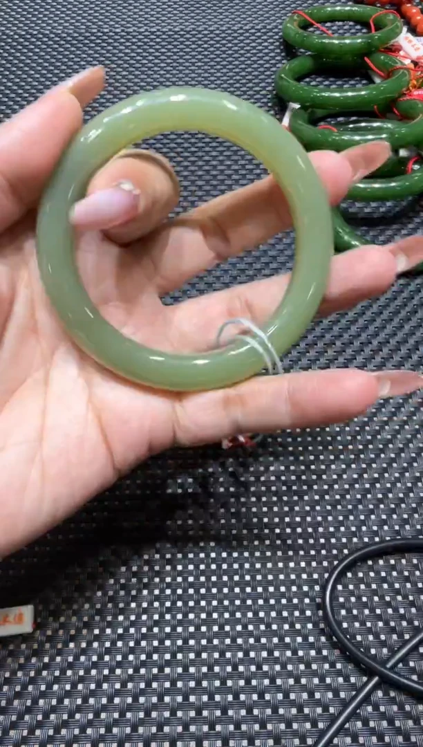 颈饰未镶嵌和田玉手镯59