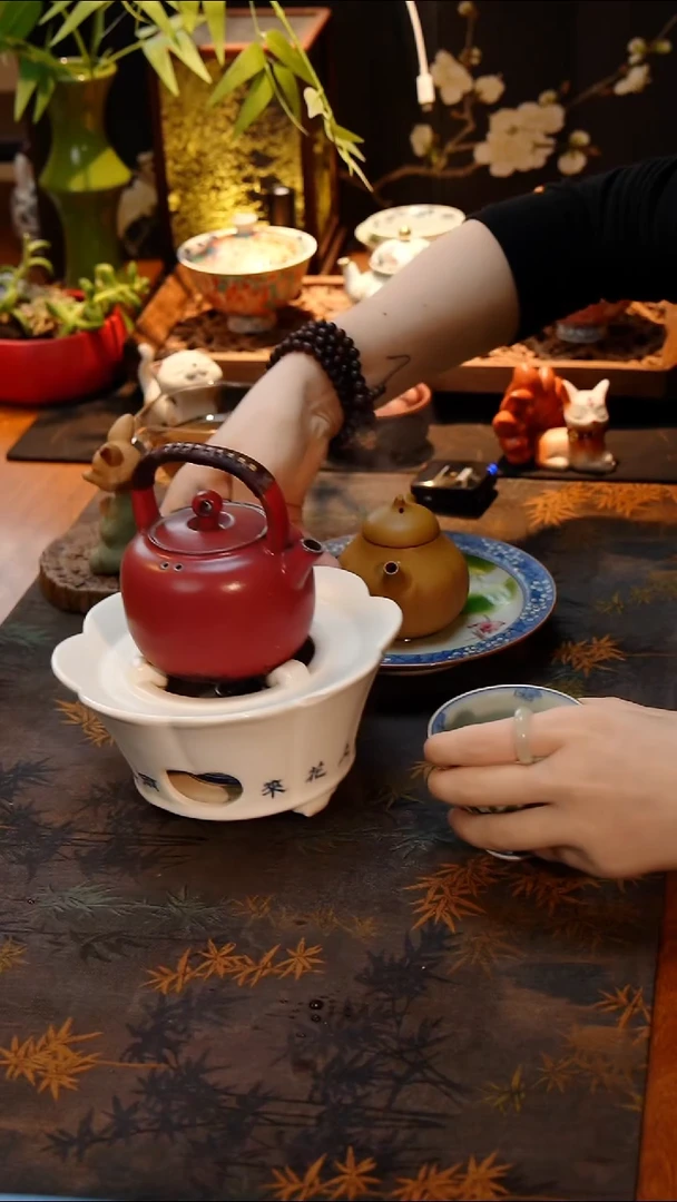茶壶梵山堂 山楂红小团壶加花开诗文酒精炉（不退不换）