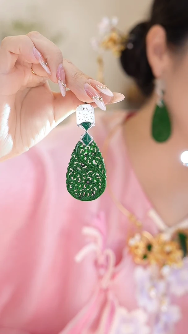 18K金镶嵌翡翠耳饰耳坠yg