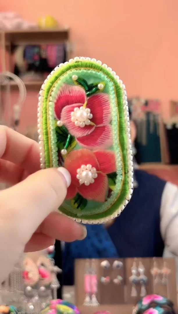 织绣艺枝独绣手工饰品241