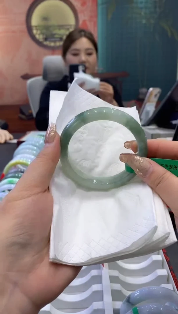 【闪购商品】翡翠手镯未镶嵌多人0011846