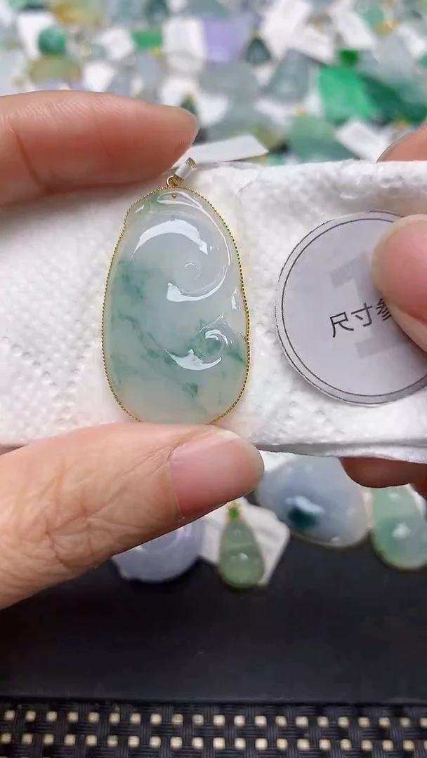 颈饰18K金镶嵌翡翠天然缅甸A货翡翠