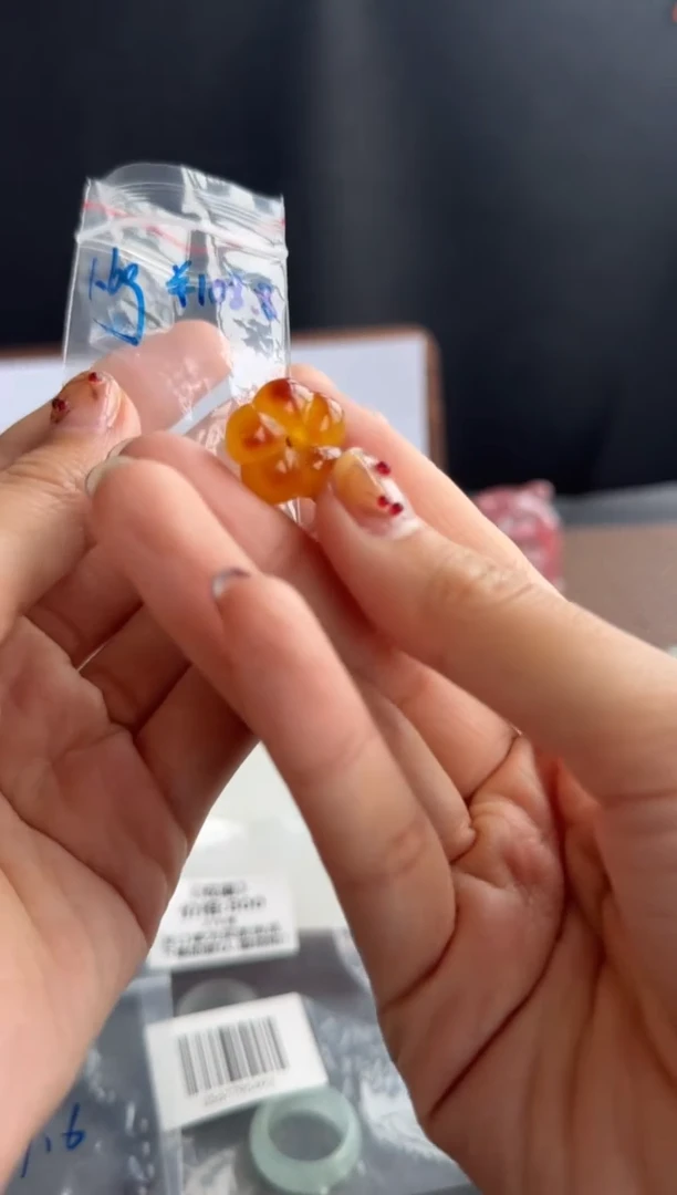 蜜蜡颈饰未镶嵌720买断