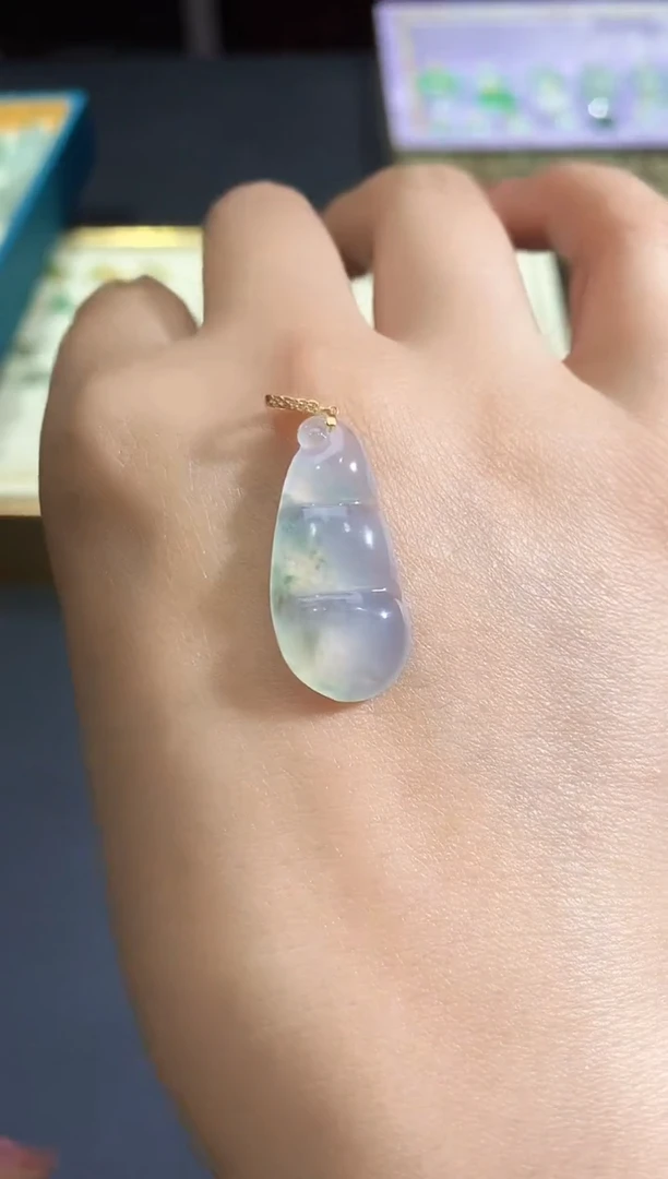 翡翠18K金镶嵌颈饰250605095