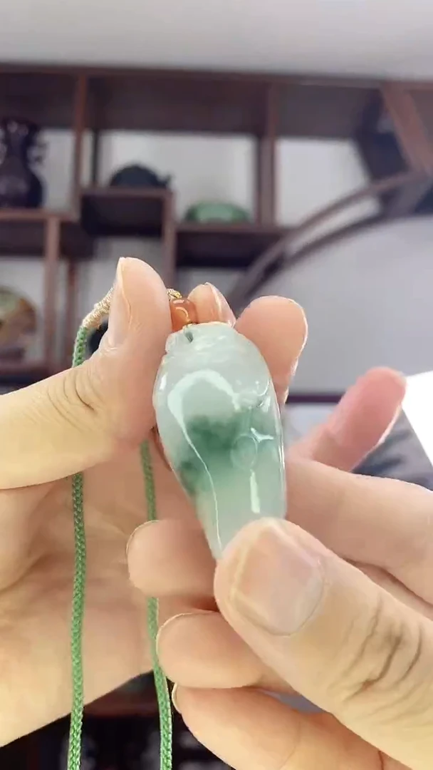 吊坠(赠链)未镶嵌翡翠D7大寿桃