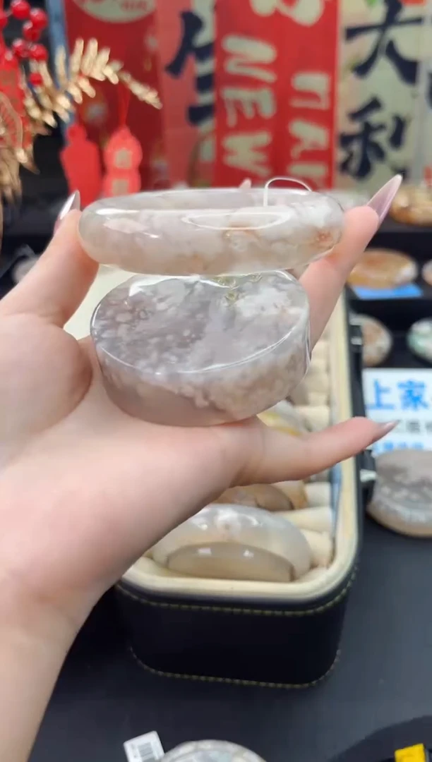 【闪购商品】石英质玉手镯未镶嵌赠送镯心（60圈口）