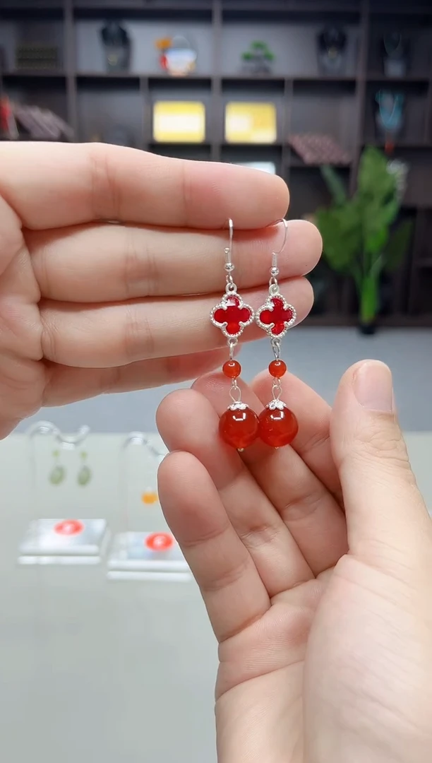 未镶嵌耳钉玛瑙/玉髓233000