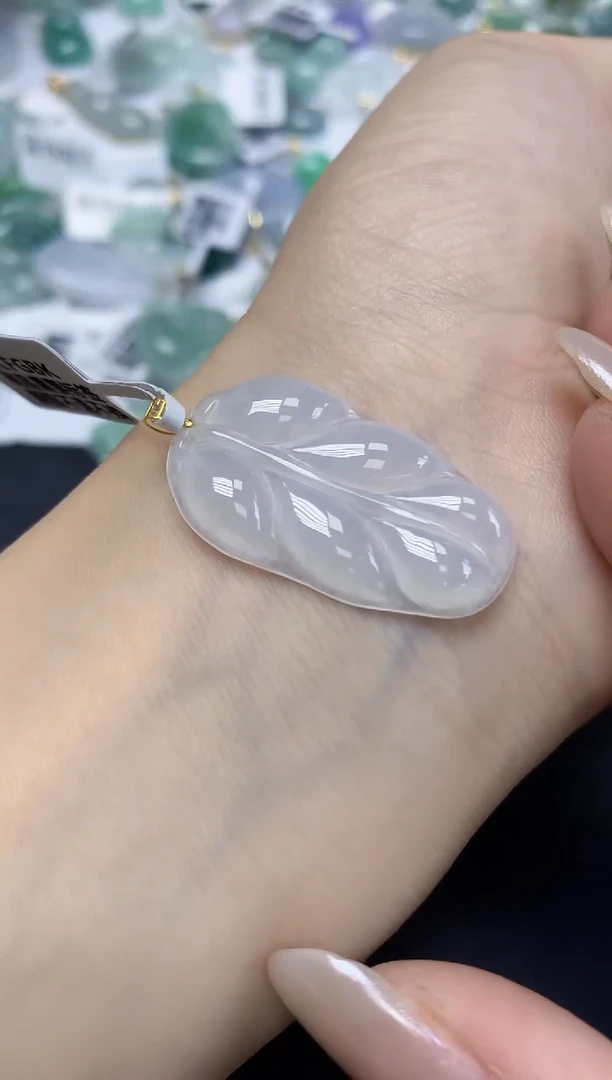 翡翠18K金镶嵌颈饰天然缅甸翡翠A货