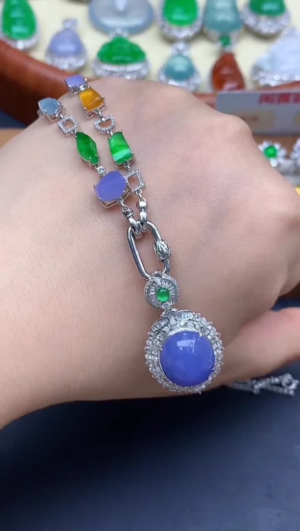 颈饰18K金镶嵌翡翠风*细314总价38500定金34000