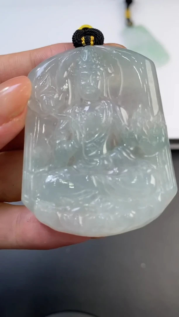 未镶嵌挂件翡翠373167    多人