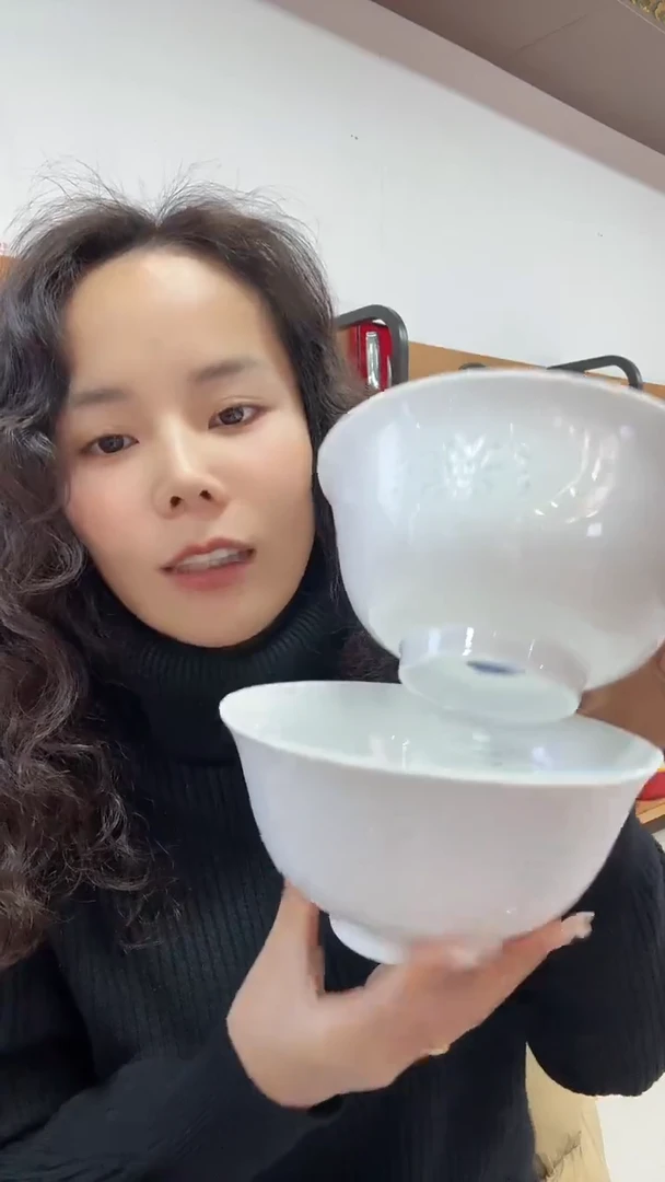 两个高端系列的面碗两个高端系列的面碗