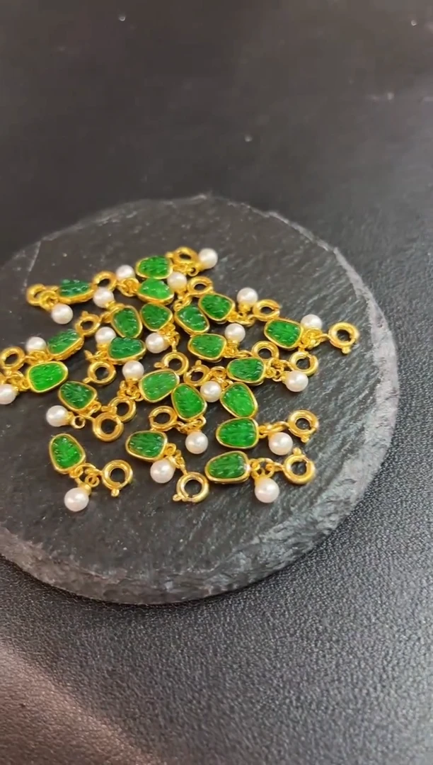 翡翠未镶嵌颈饰叶子 翡翠/多样性发货/一件