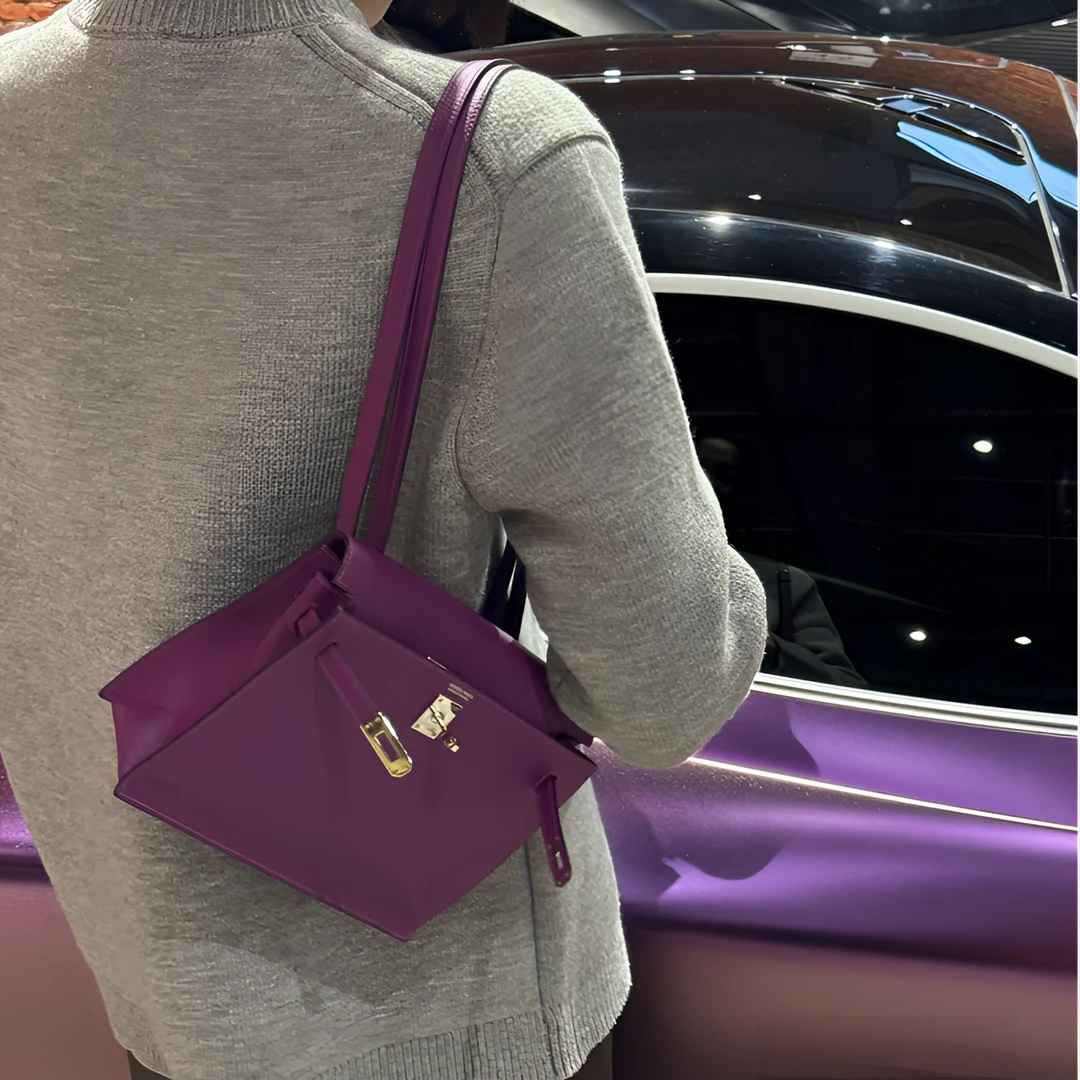 USHARK时尚背包包包真皮跳舞包斜挎包女大容量创意新款斜挎小包包