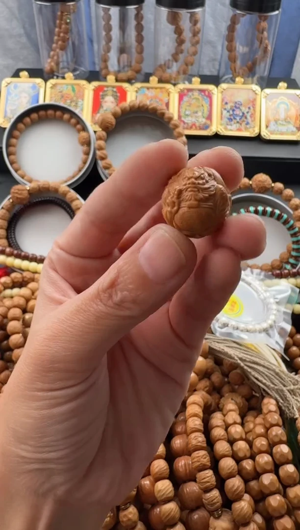手串猴头核桃雕刻配饰