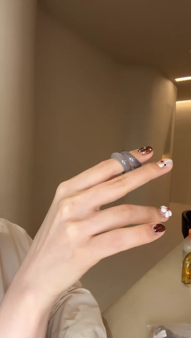 未镶嵌戒指和田玉14码烟紫细条多样性发其一