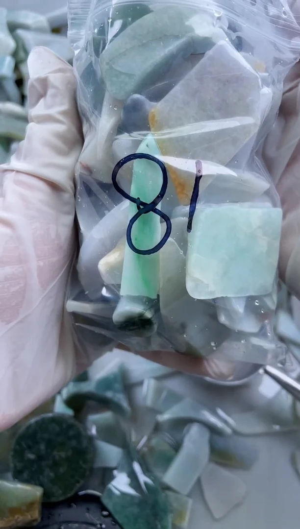 【闪购商品】翡翠颈饰未镶嵌天然翡翠边角大号500克81