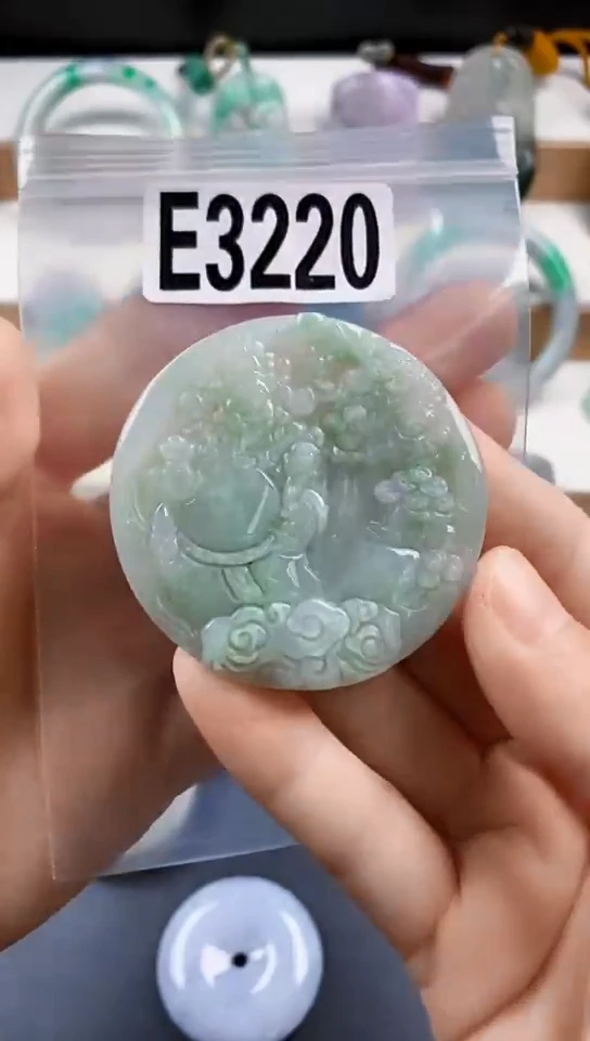 颈饰未镶嵌翡翠天然翡翠吊坠挂件