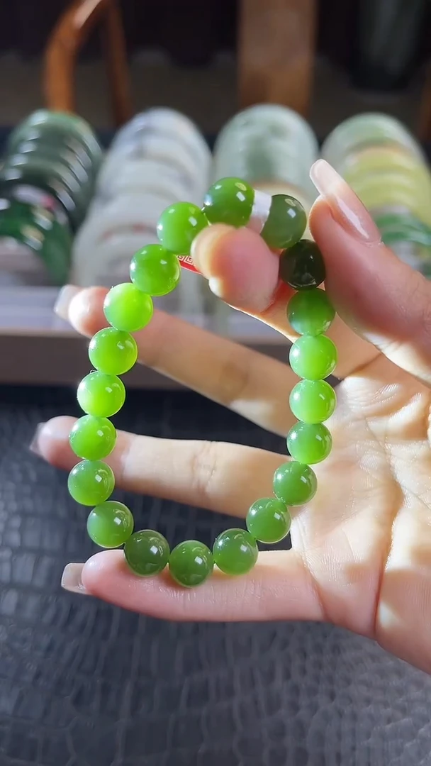 手串未镶嵌和田玉10mm左右碧玉