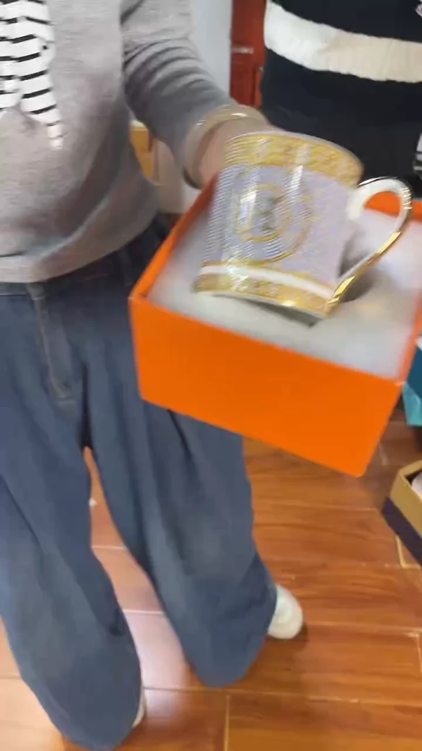 杯鸿辉家品牌瓷器，京东包邮！