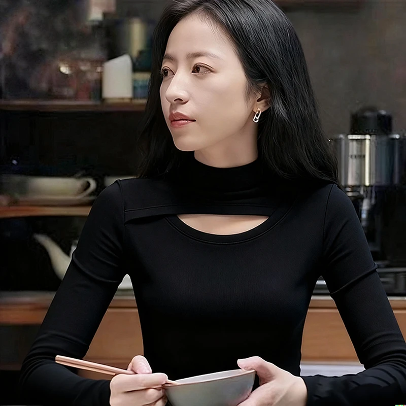 白色半高领长袖打底衫女新款秋冬内搭修身t恤高级感镂空洋气上衣