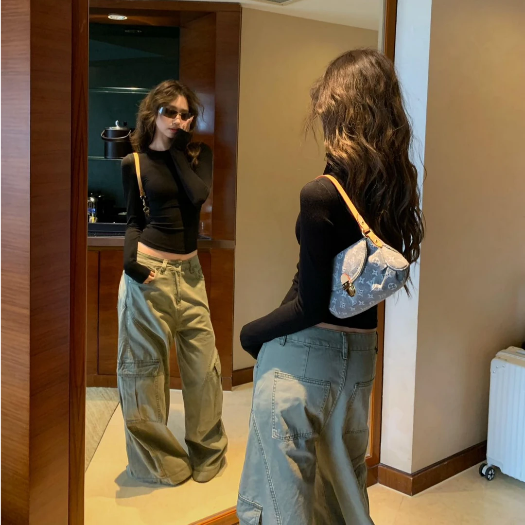 纯欲风黑色圆领长袖T恤女秋冬2025新款小众修身显瘦短款辣妹上衣