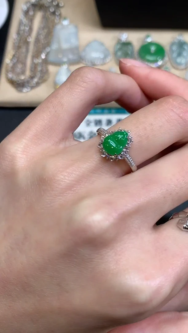 【闪购商品】翡翠戒指18K金镶嵌葫芦【无服务费】