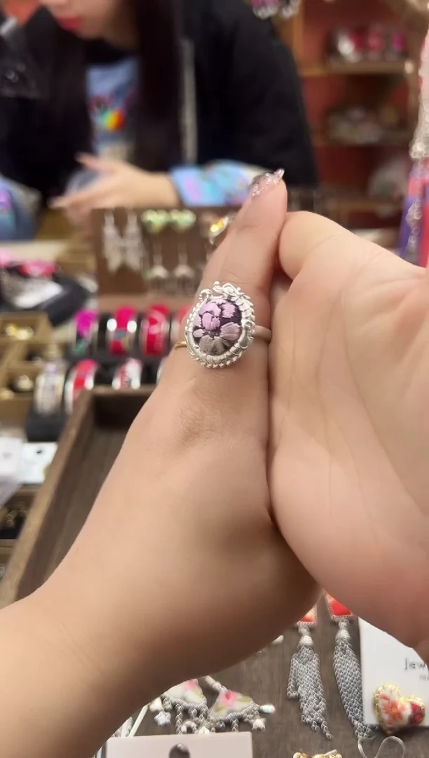 【闪购商品】织绣民族风老绣饰品271