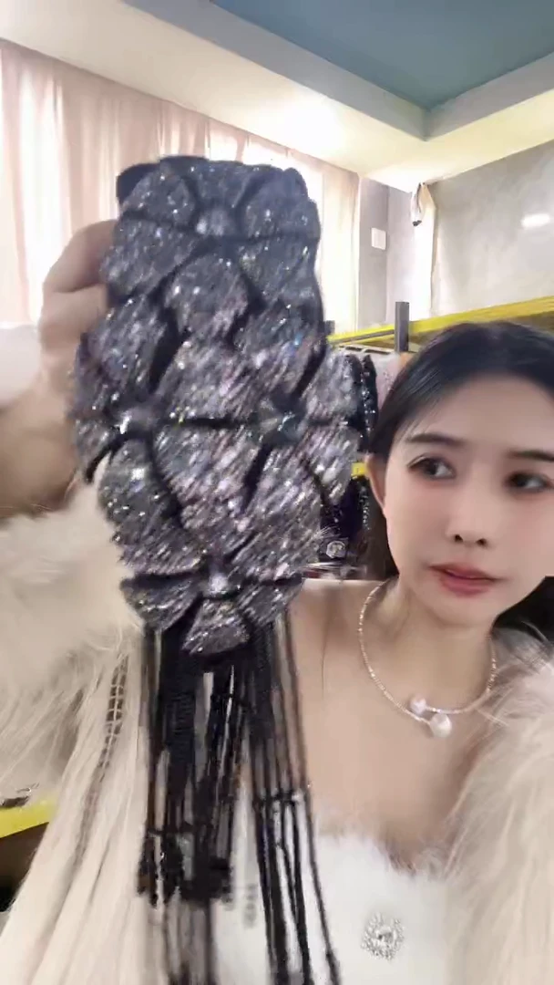 合金布艺八朵黑色短款