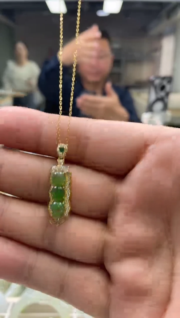 【闪购商品】和田玉吊坠银S925镶嵌四季豆送链子多样性发货其一