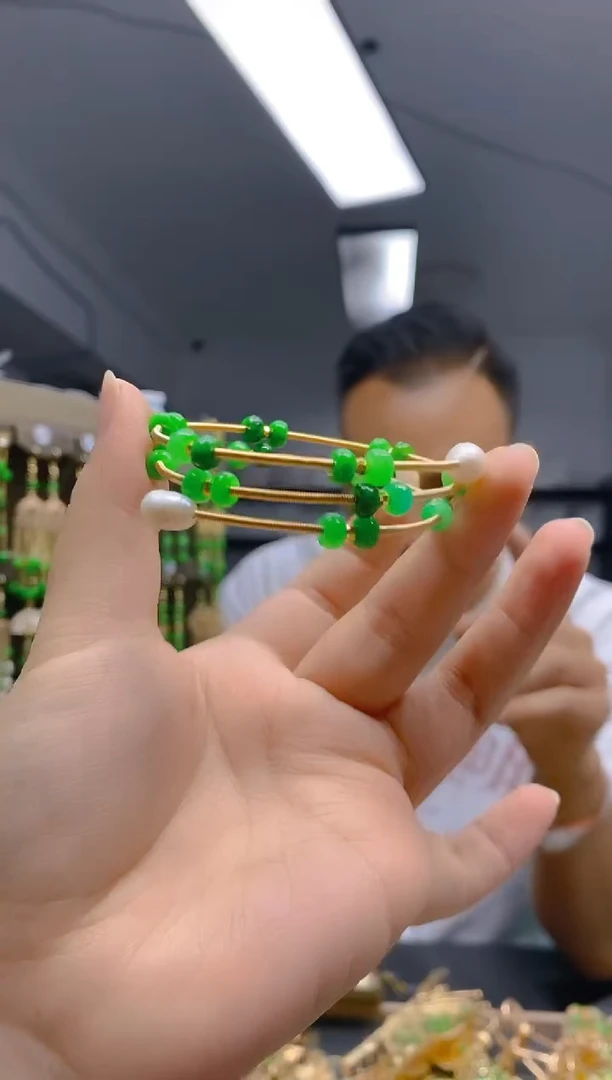翡翠合金耳饰055翡翠手镯