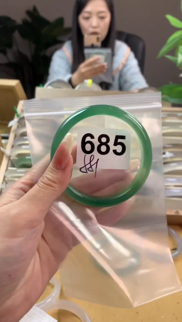 【闪购商品】玛瑙/玉髓手镯未镶嵌685