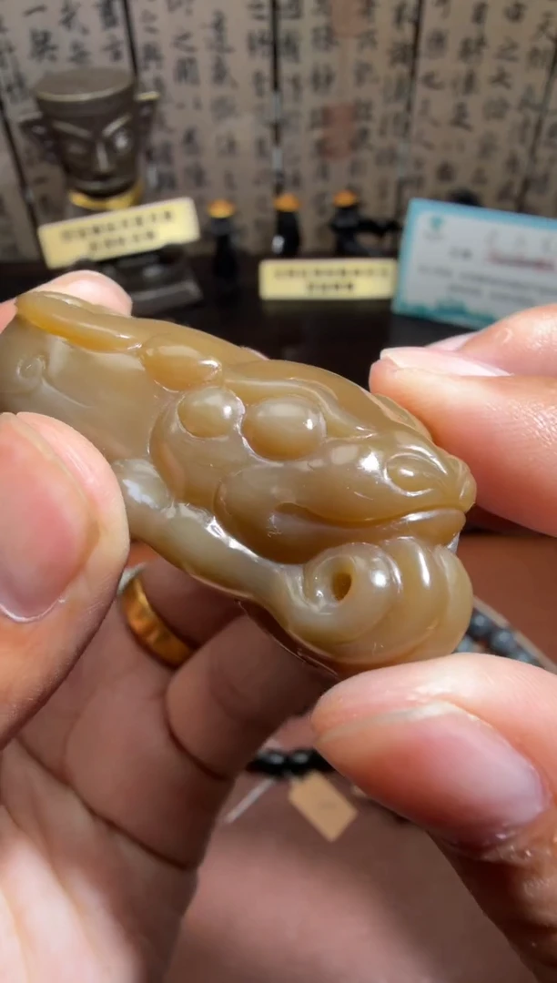 未镶嵌和田玉挂件和田玉