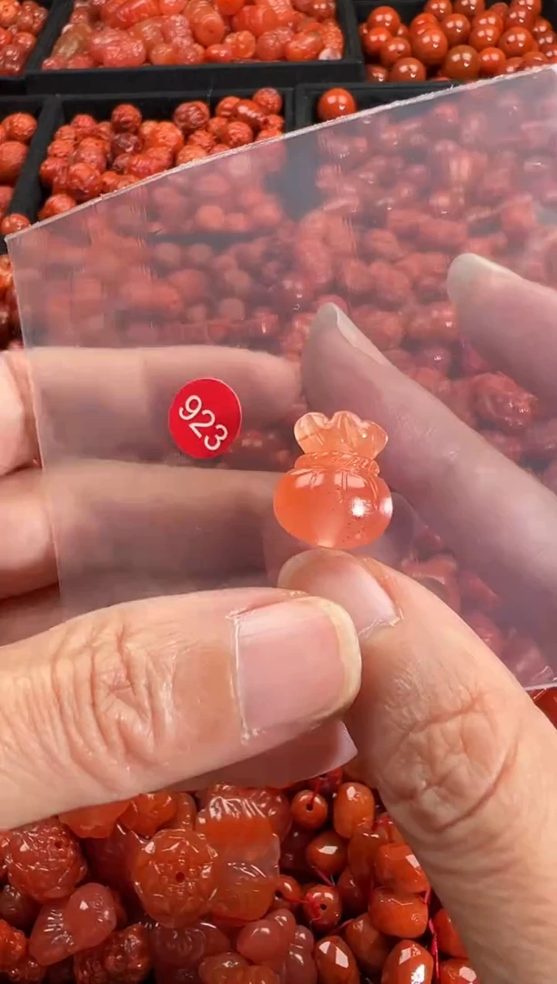 颈饰未镶嵌南红玛瑙1