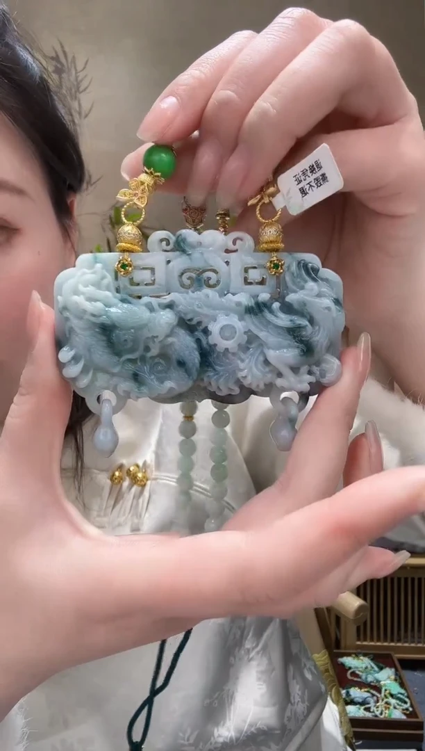 【闪购商品】翡翠颈饰未镶嵌吊坠