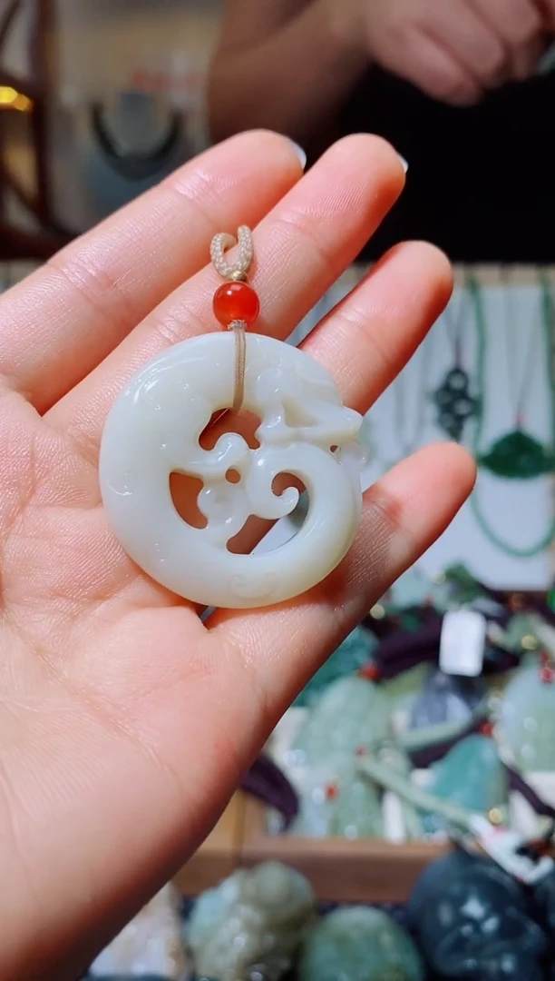 颈饰未镶嵌和田玉1