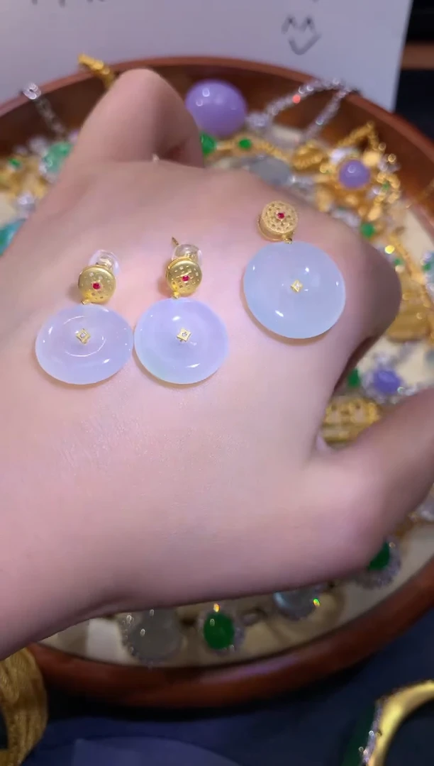 吊坠(不含链)18K金镶嵌翡翠41扣子耳饰+吊坠