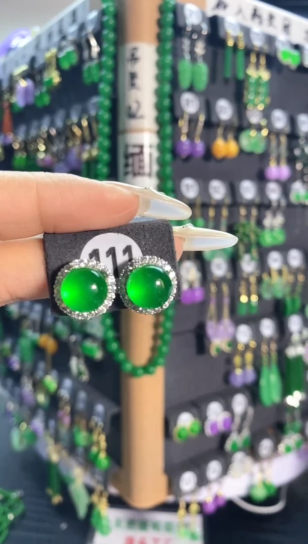 【闪购商品】翡翠耳饰银S925镶嵌111....