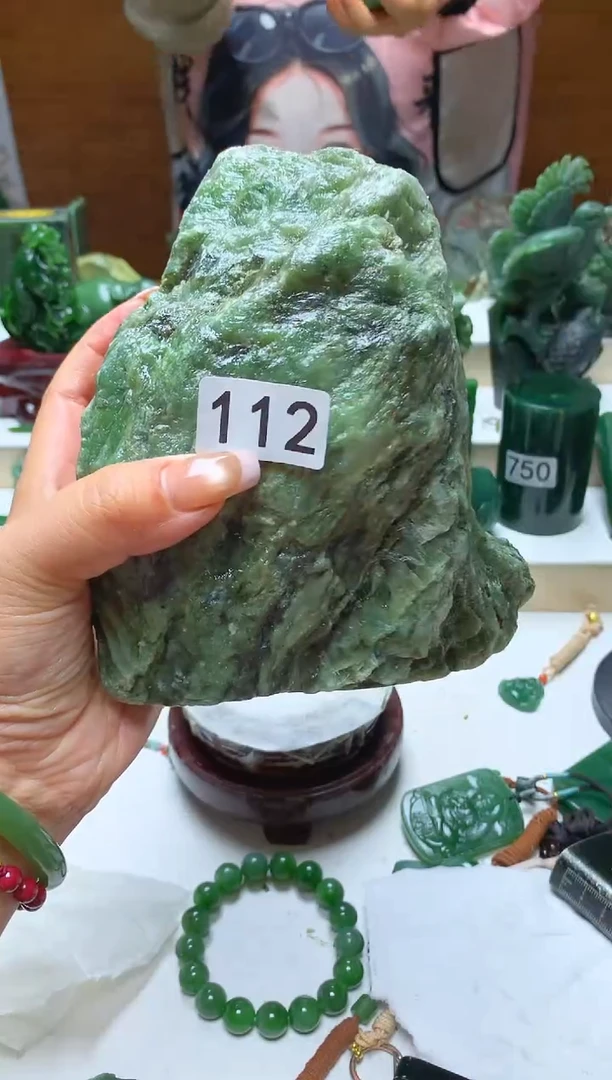 未镶嵌和田玉摆件1