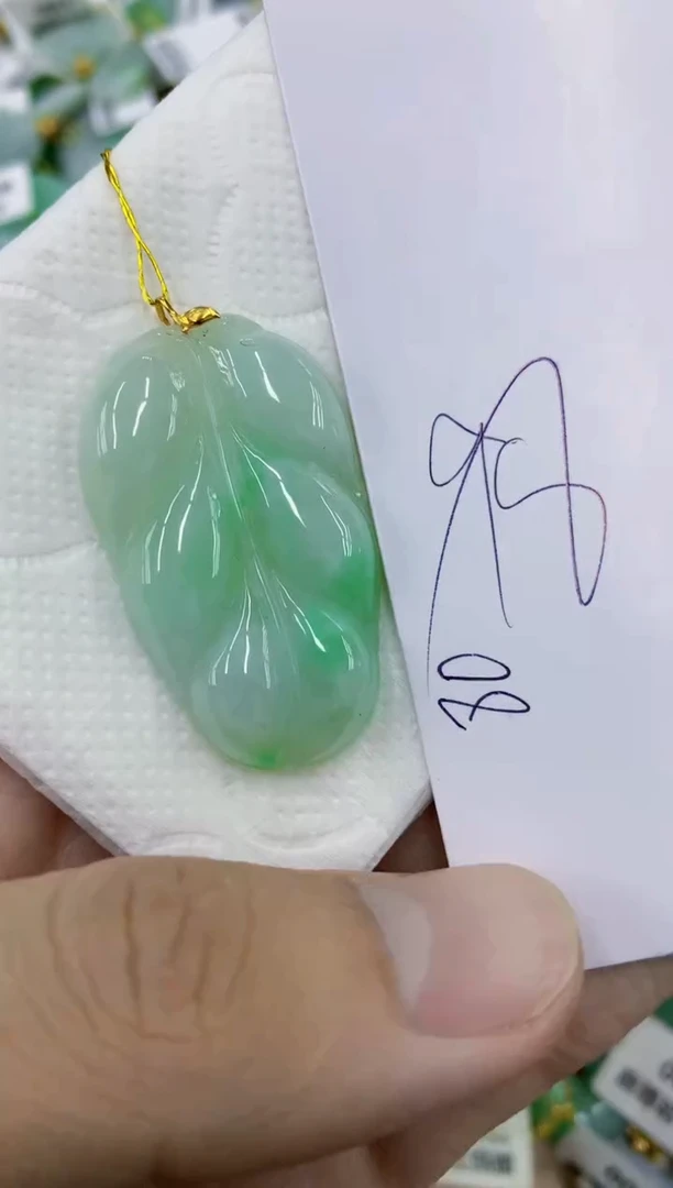 颈饰18K金镶嵌翡翠11111111111