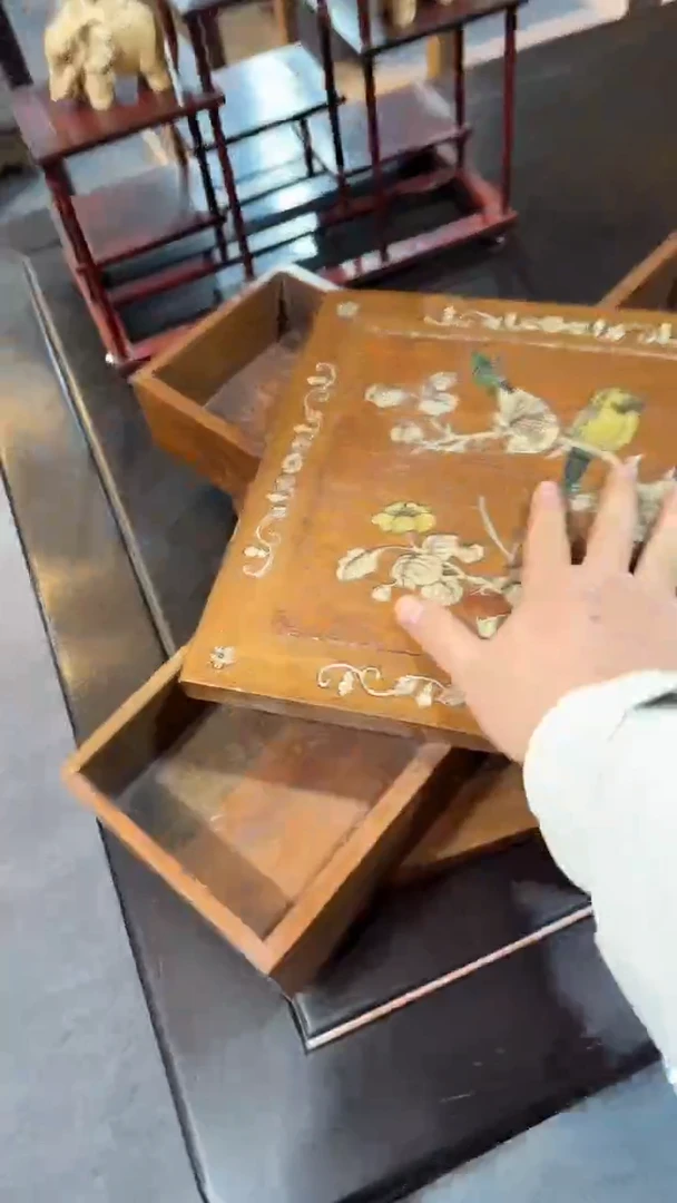 木福利           旋转方盒